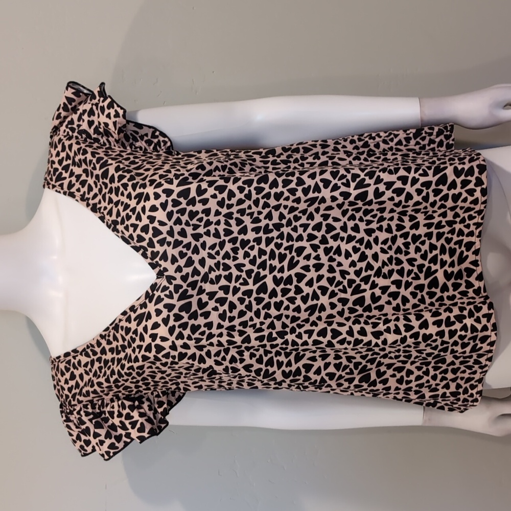 SHEIN Curve Cream And Black Heart Print Short Ruffle Sleeve V Neck Blouse 0X